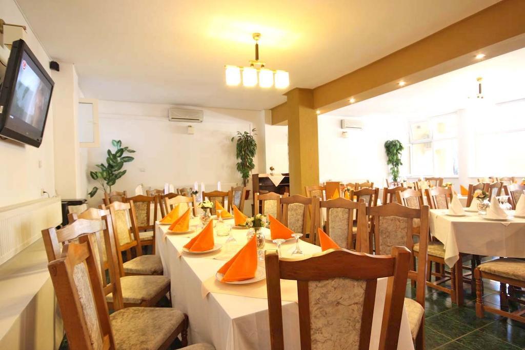Hotel Dynes เอโฟริเอนอร์ด ภายนอก รูปภาพ