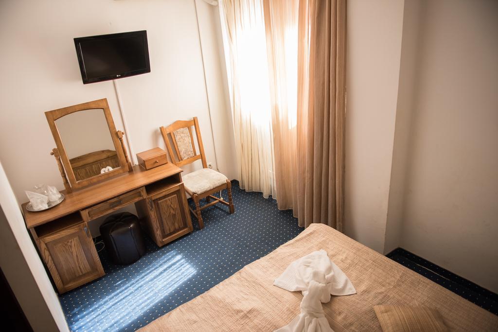 Hotel Dynes เอโฟริเอนอร์ด ภายนอก รูปภาพ