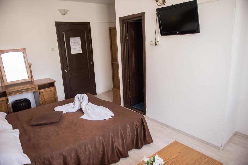 Hotel Dynes เอโฟริเอนอร์ด ภายนอก รูปภาพ