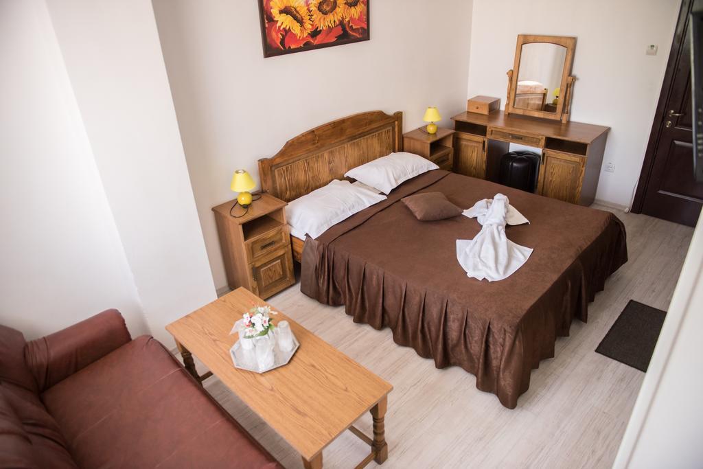 Hotel Dynes เอโฟริเอนอร์ด ภายนอก รูปภาพ