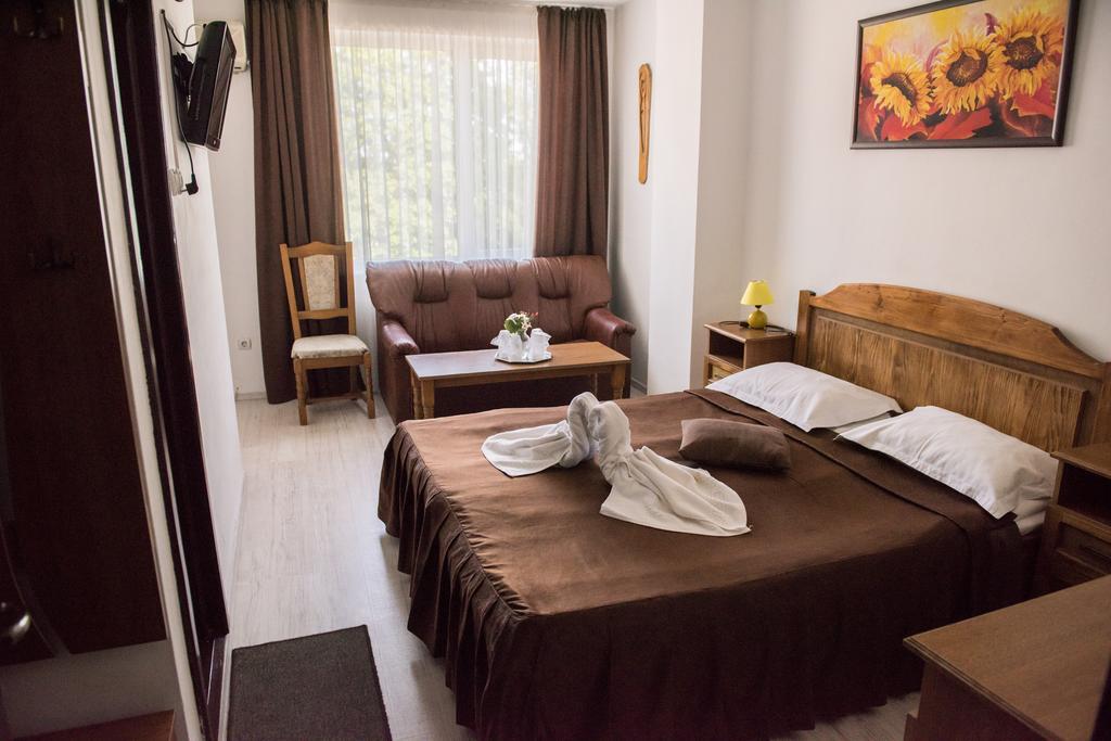 Hotel Dynes เอโฟริเอนอร์ด ภายนอก รูปภาพ