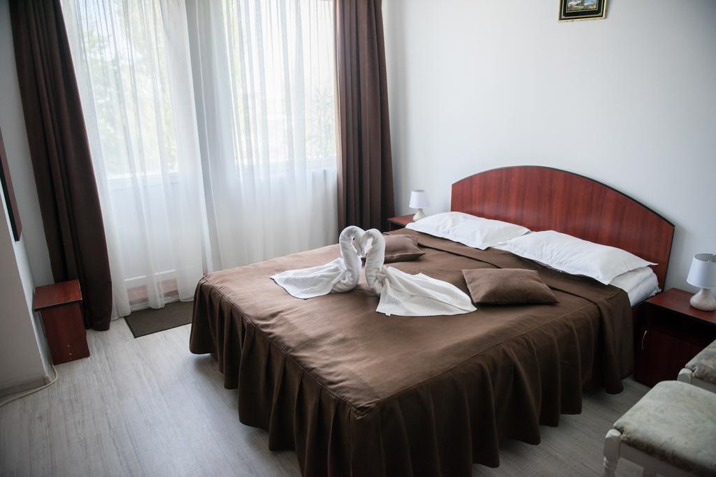 Hotel Dynes เอโฟริเอนอร์ด ภายนอก รูปภาพ