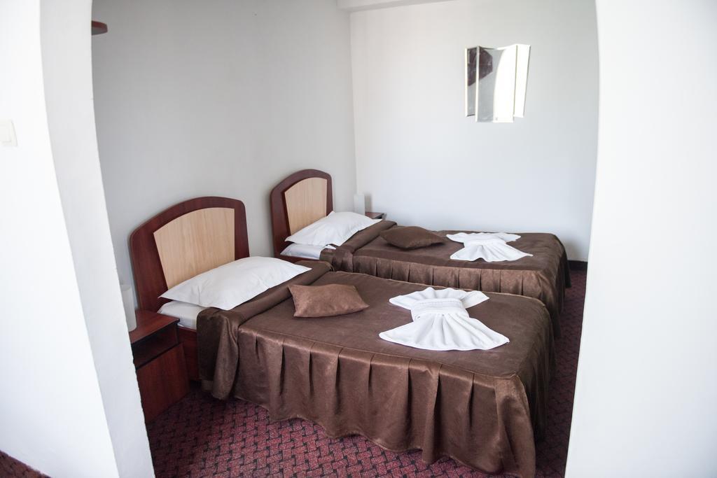 Hotel Dynes เอโฟริเอนอร์ด ภายนอก รูปภาพ