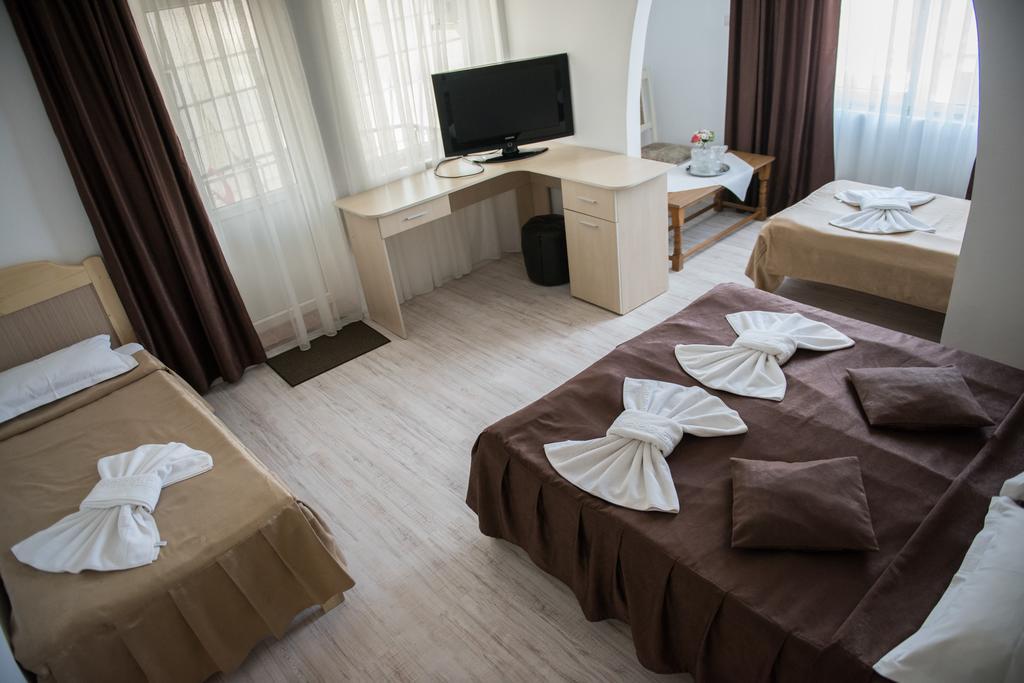Hotel Dynes เอโฟริเอนอร์ด ภายนอก รูปภาพ