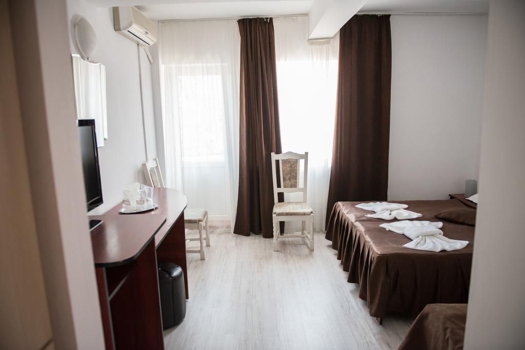 Hotel Dynes เอโฟริเอนอร์ด ภายนอก รูปภาพ